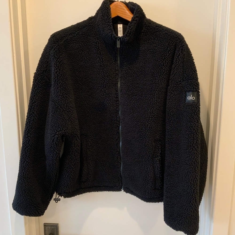 ALO YOGA ZIP UP SHERPA IN BLACK SIZE M